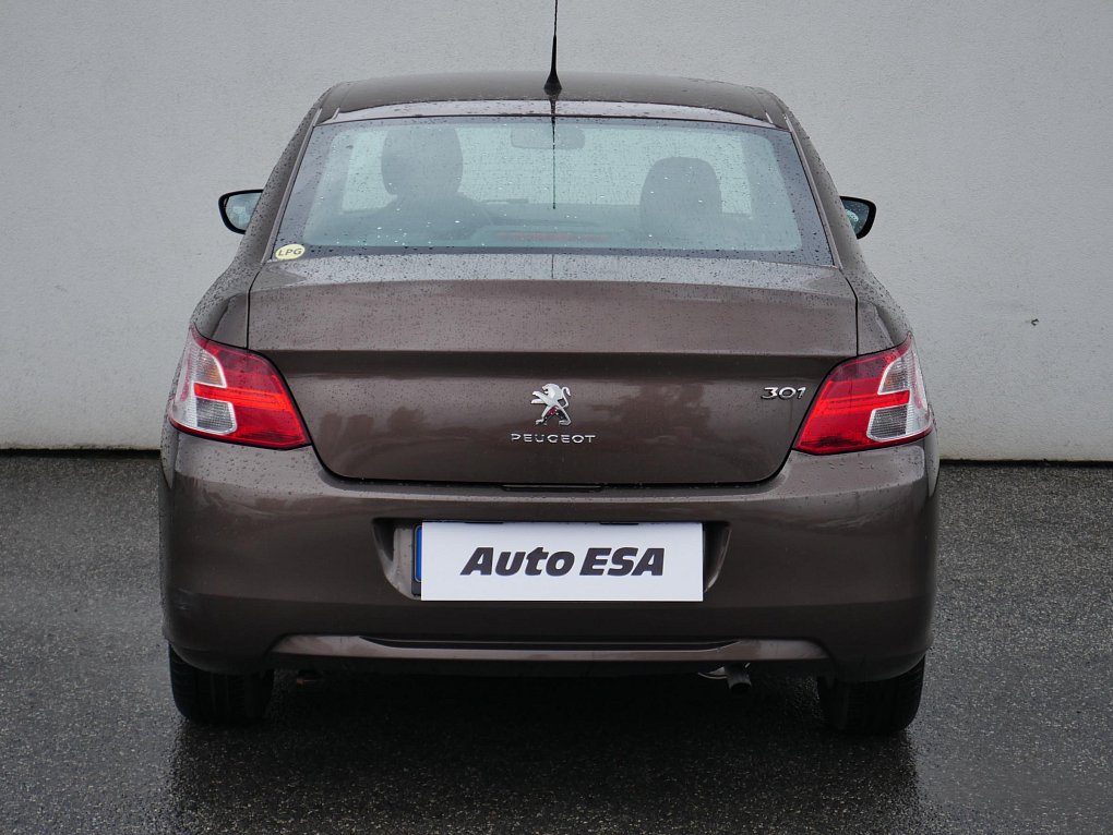 Peugeot 301 1.2 i 
