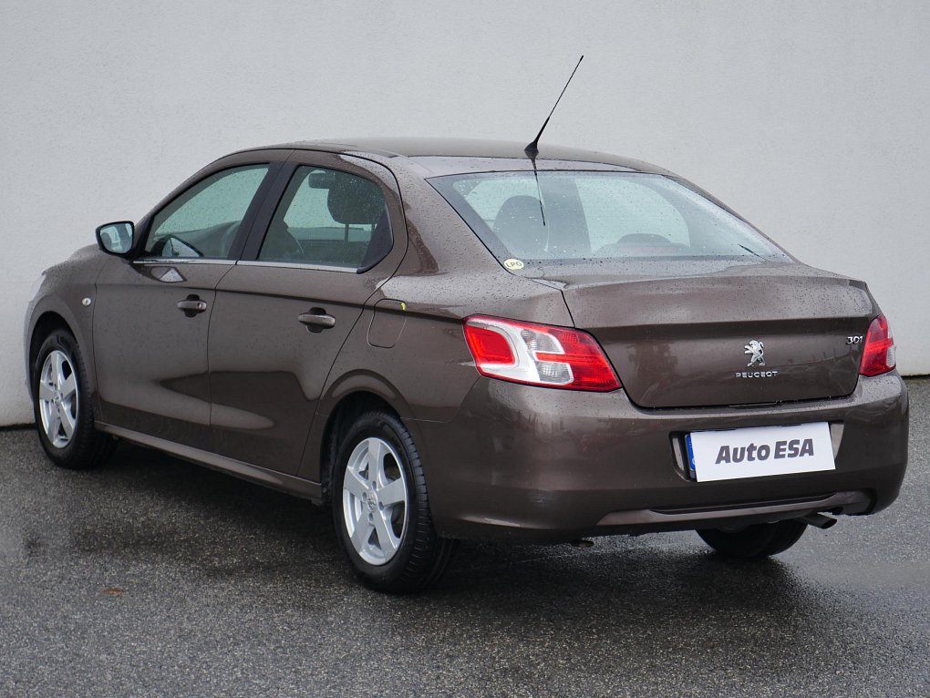Peugeot 301 1.2 i 