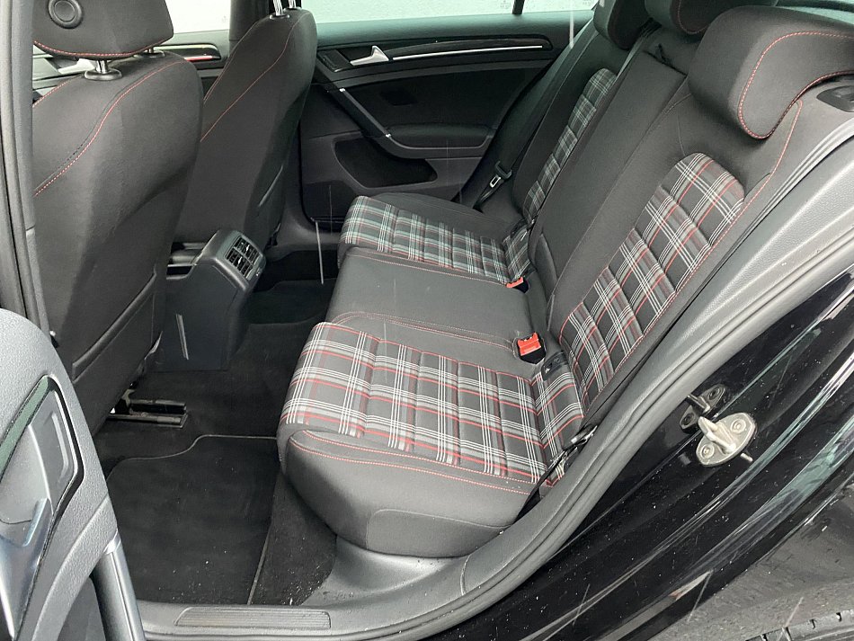 Volkswagen Golf 2.0 TSi GTi