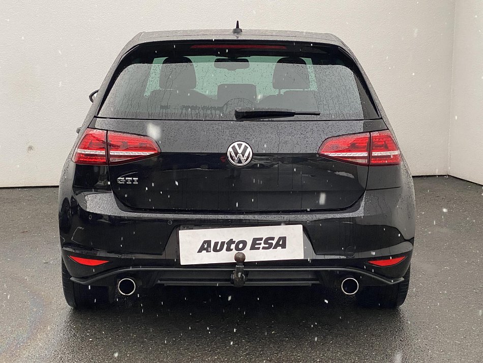 Volkswagen Golf 2.0 TSi GTi