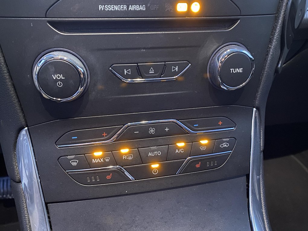 Ford S-MAX 1.5EB Titanium