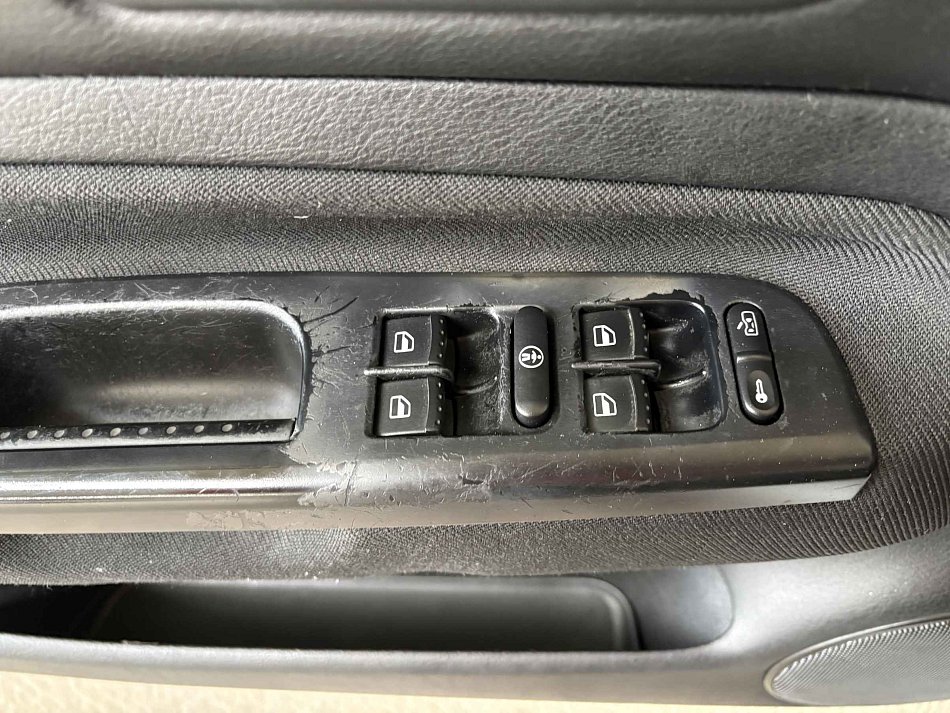 Volkswagen Golf 1.6 i 