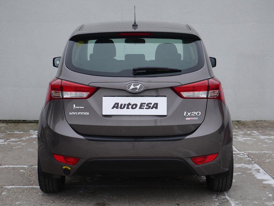 Hyundai Ix20 1.4 i + LPG 