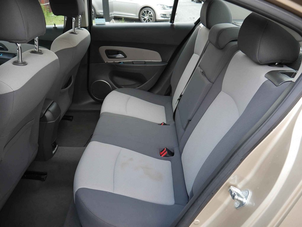 Chevrolet Cruze 1.6 i 