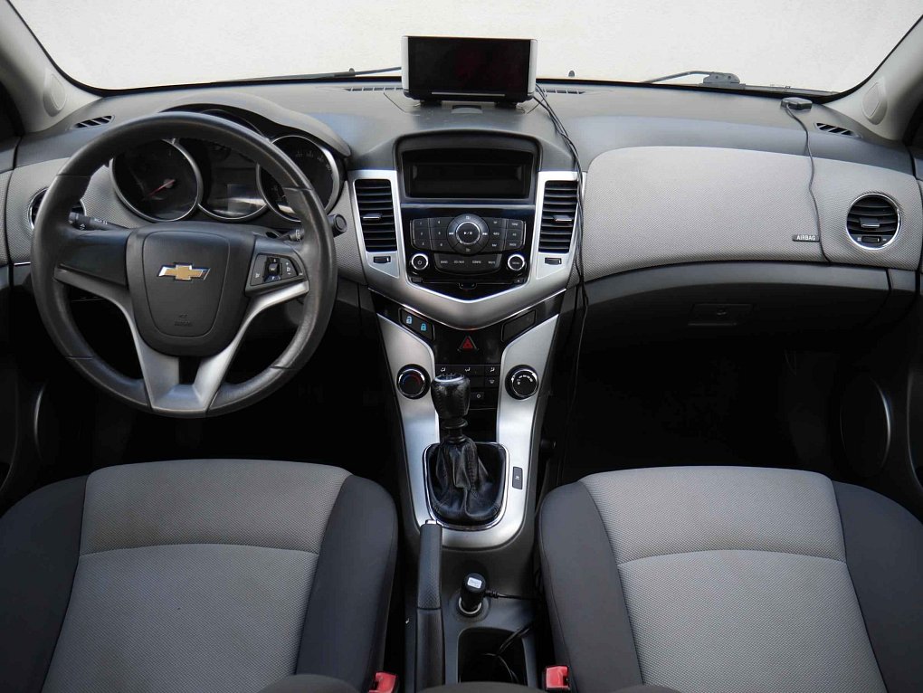 Chevrolet Cruze 1.6 i 
