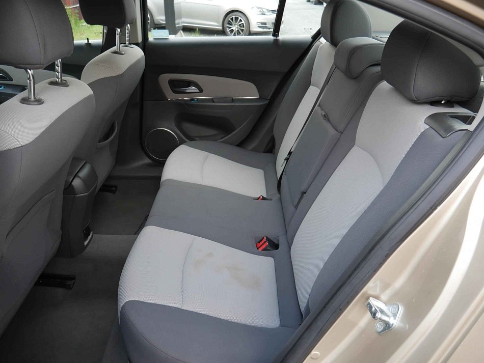 Chevrolet Cruze 1.6 i 