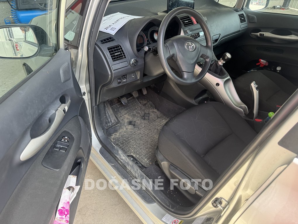 Toyota Auris 1.3 VVT-i 