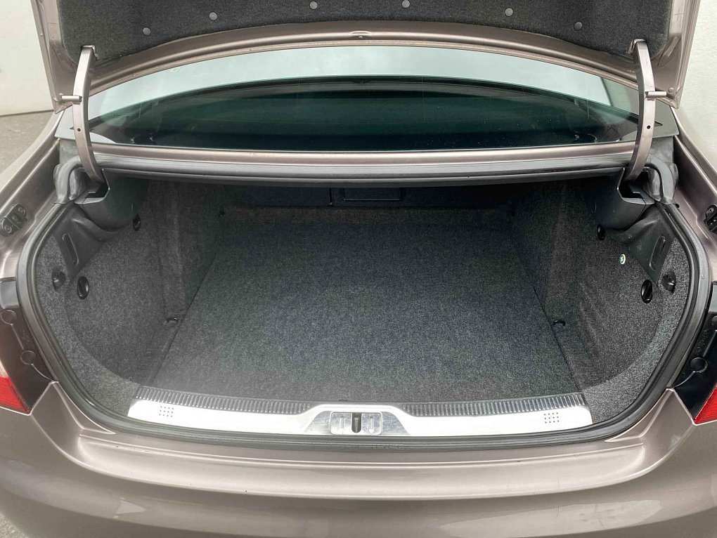 Škoda Superb II 2.0 TDi Ambition