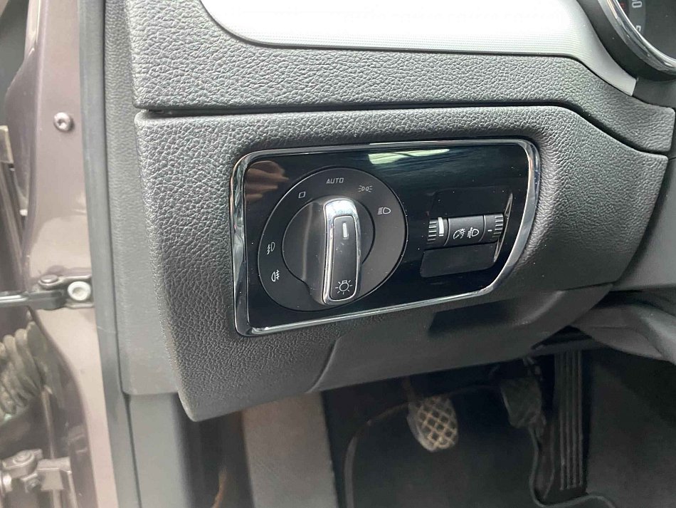 Škoda Superb II 2.0 TDi Ambition