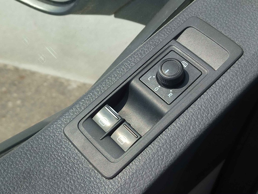 Volkswagen Transporter 2.0TDi  L2H1