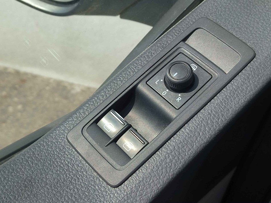 Volkswagen Transporter 2.0TDi  L2H1