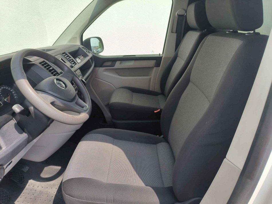 Volkswagen Transporter 2.0TDi  L2H1