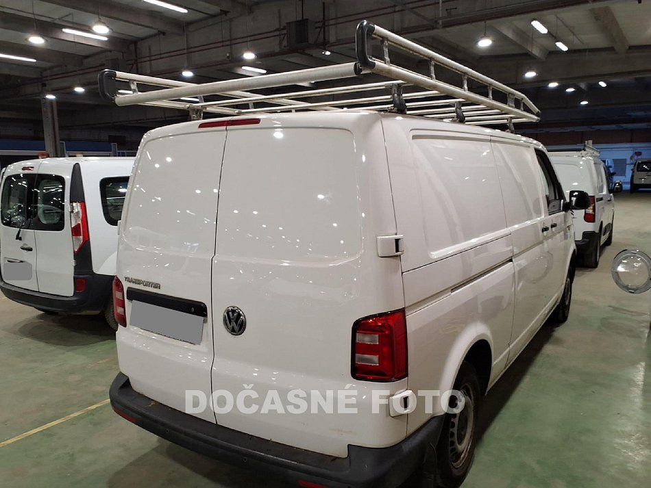 Volkswagen Transporter 2.0TDi  L2H1