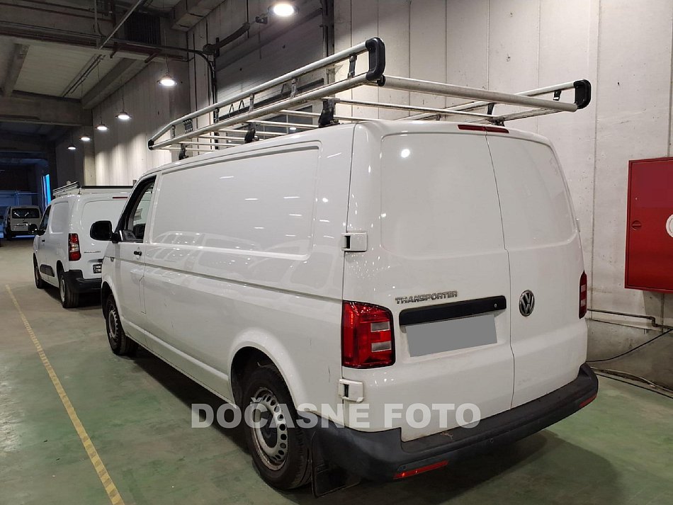 Volkswagen Transporter 2.0TDi  L2H1