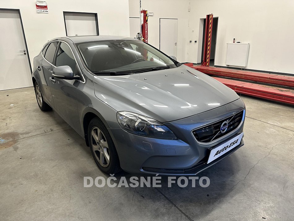 Volvo V40 2.0D 
