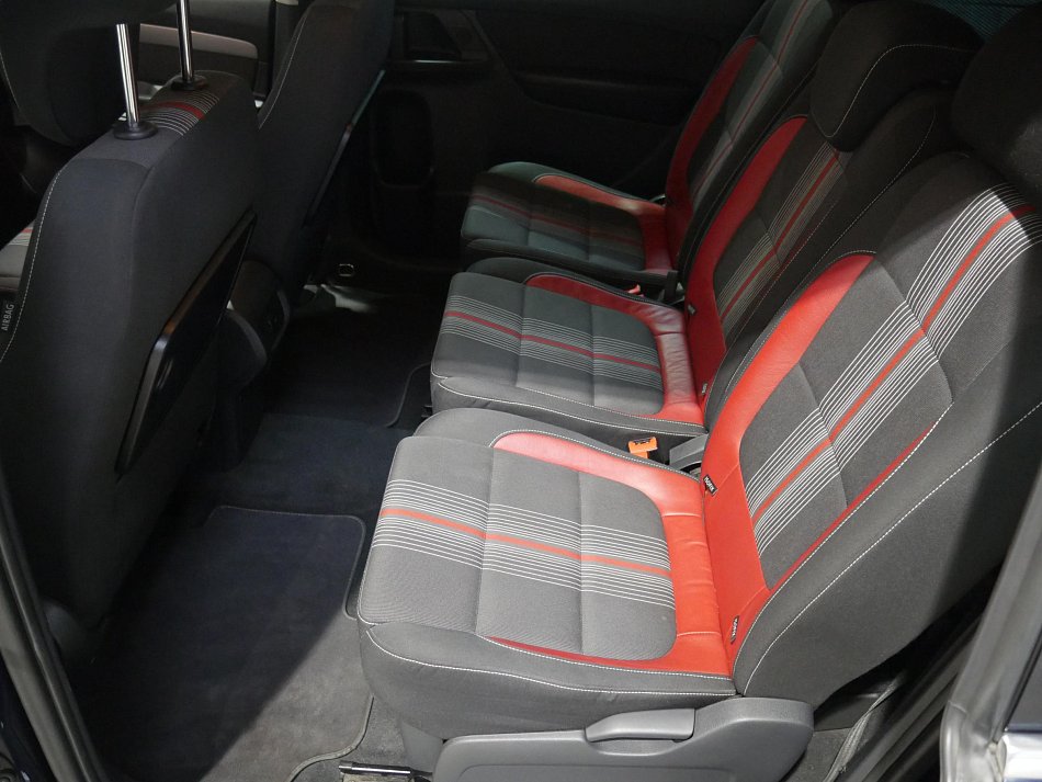 Volkswagen Sharan 2.0 TDi 