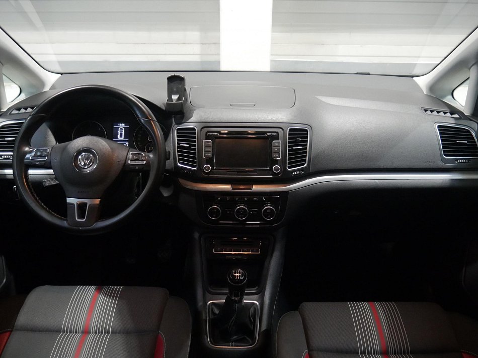 Volkswagen Sharan 2.0 TDi 