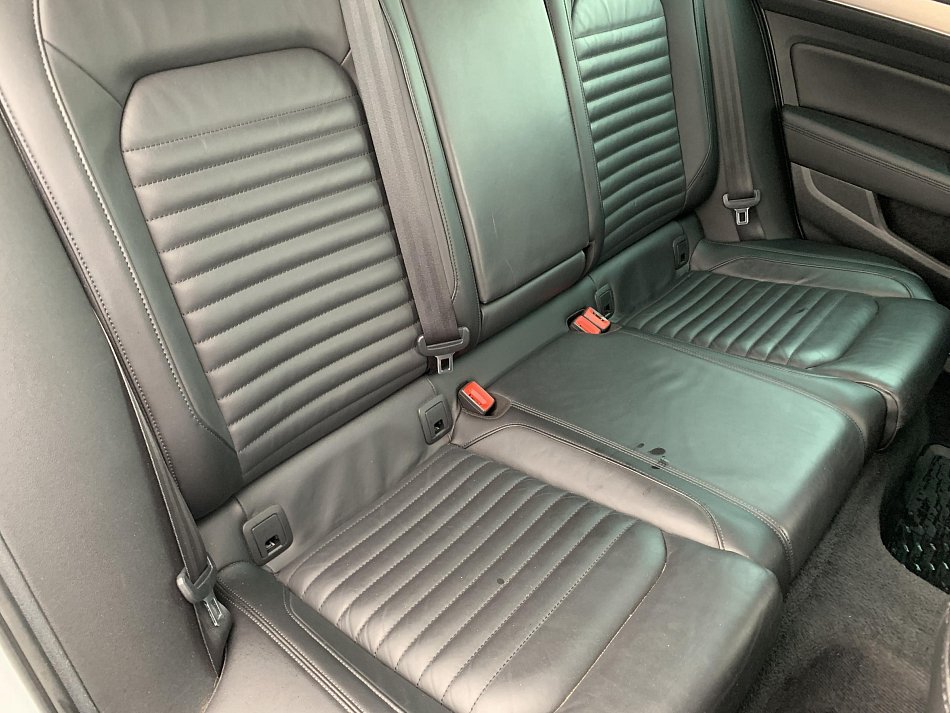 Volkswagen Passat 2.0 TDi 