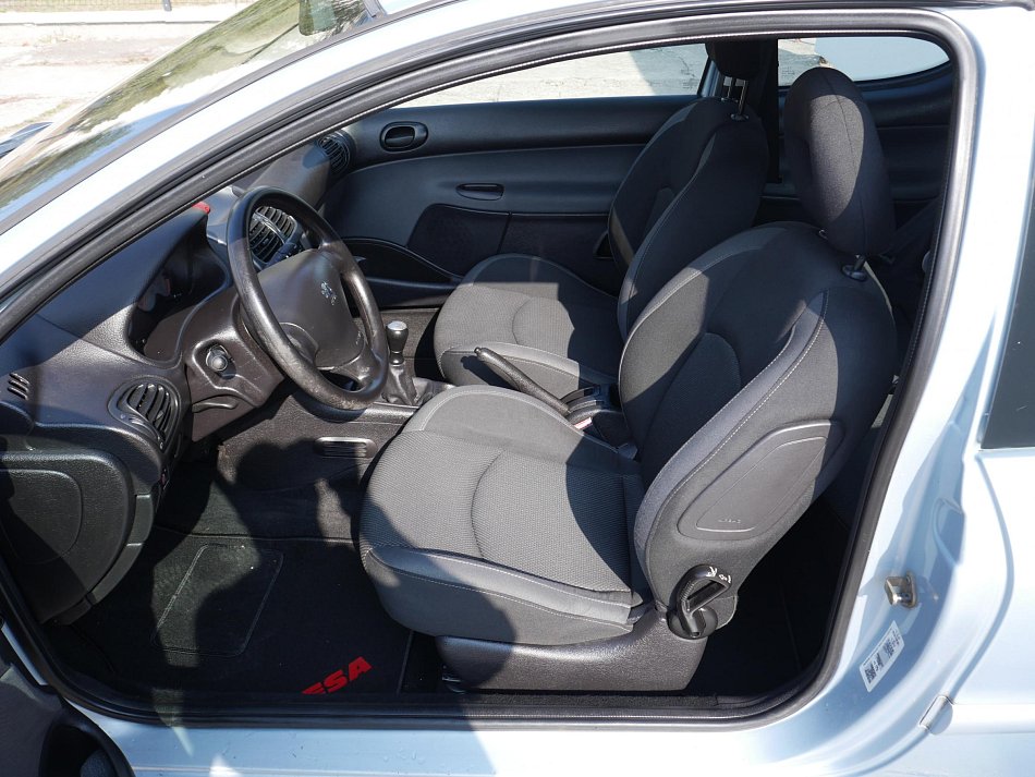 Peugeot 206 1.6i 