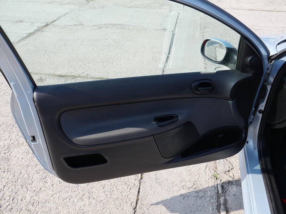 Peugeot 206 1.6i 