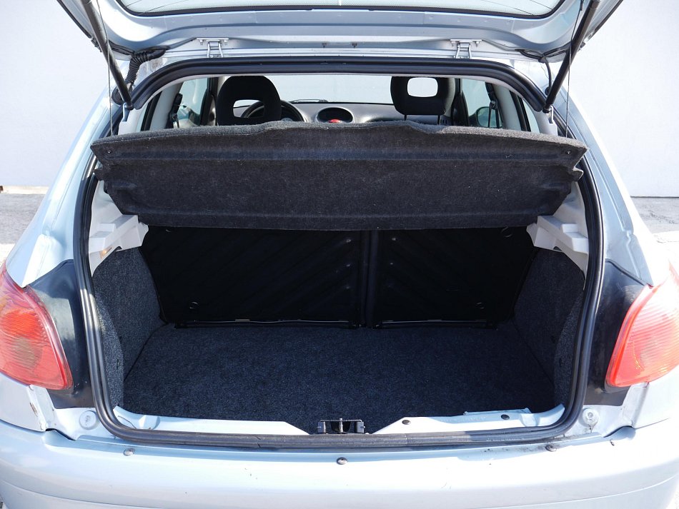 Peugeot 206 1.6i 