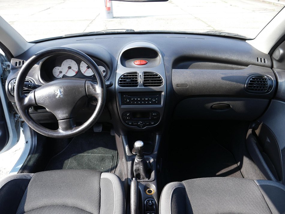 Peugeot 206 1.6i 
