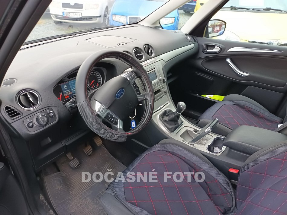 Ford Galaxy 2.0i 
