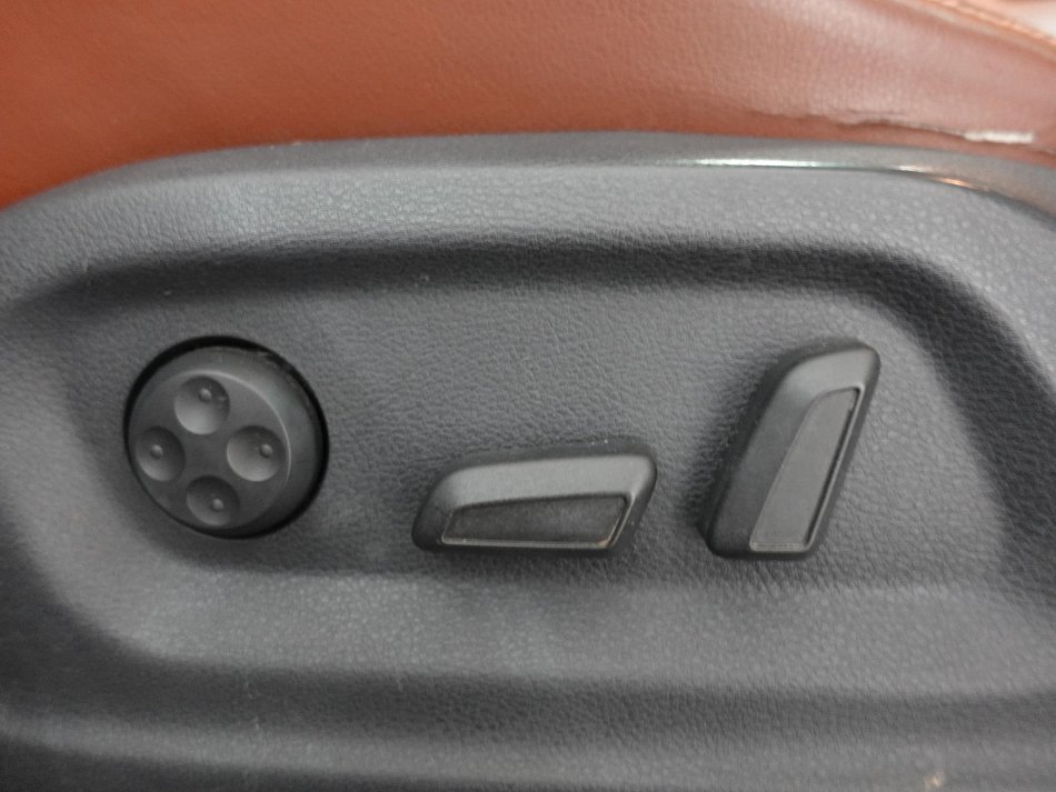 Volkswagen Tiguan 2.0TSi  4x4