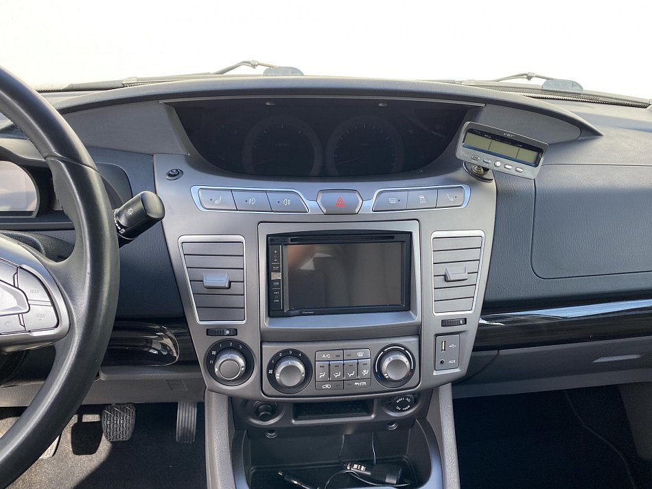 SsangYong Rodius 2.2e-XDi  7míst
