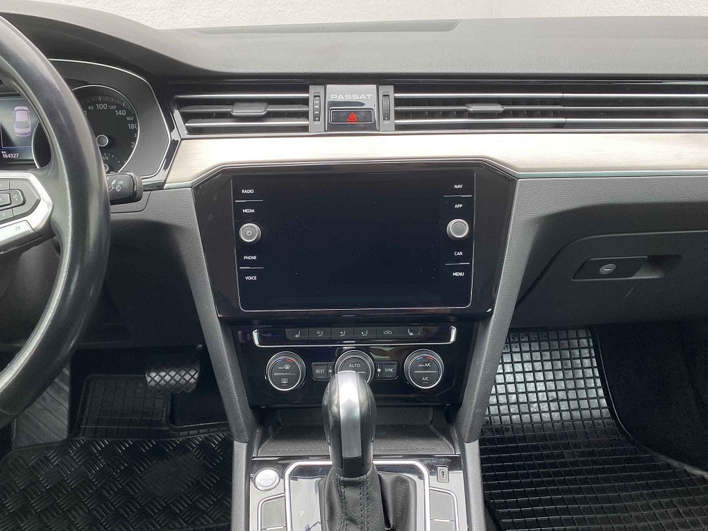Volkswagen Passat 2.0TDi Elegance