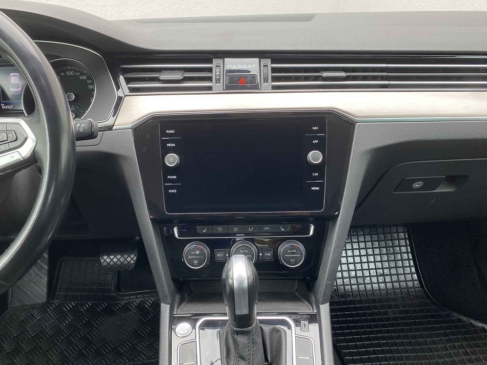 Volkswagen Passat 2.0TDi Elegance