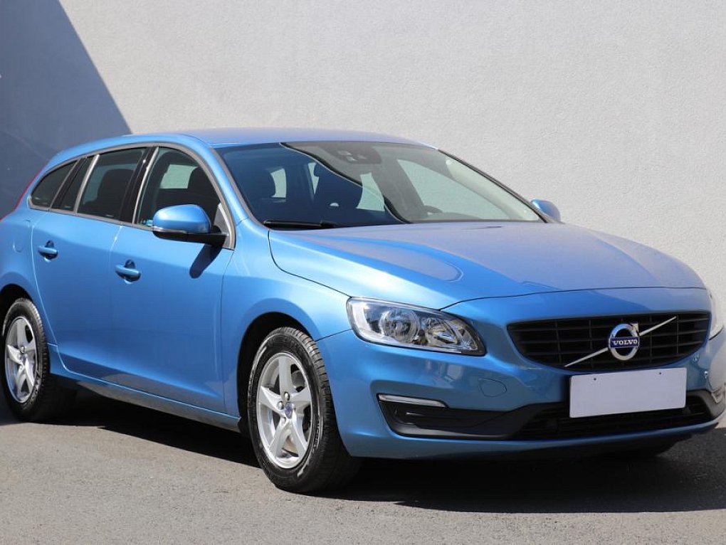 Volvo V60 2.4 D4  Cross Country