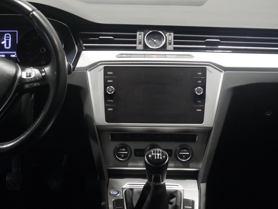 Volkswagen Passat 2.0 TDi 