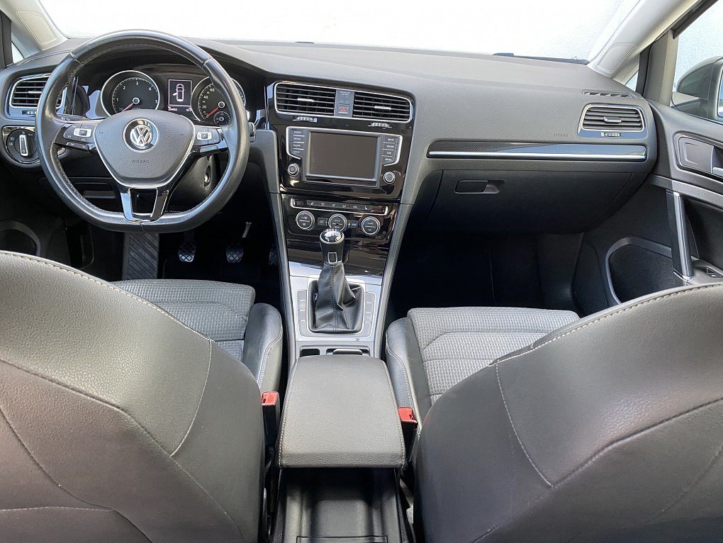 Volkswagen Golf 1.6 TDi 