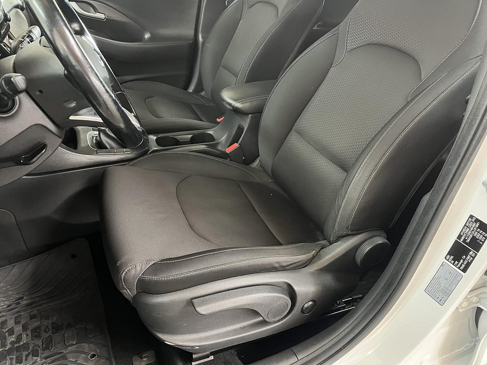 Hyundai I30 1.4 T-GDi Trikolor