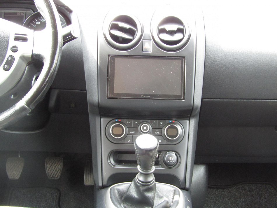 Nissan Qashqai 2.0i 