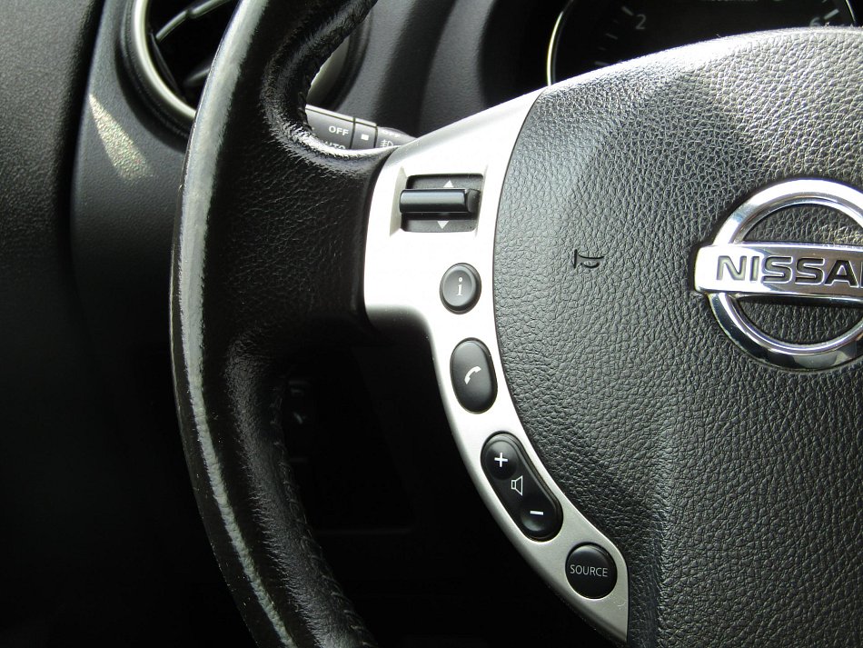 Nissan Qashqai 2.0i 