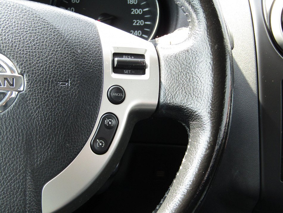 Nissan Qashqai 2.0i 