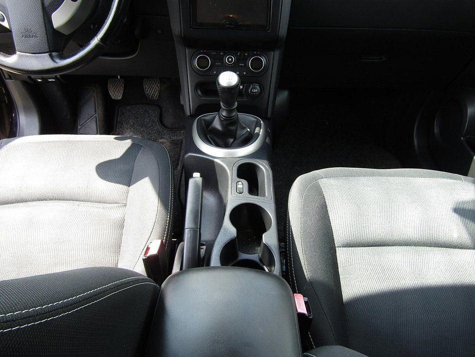 Nissan Qashqai 2.0i 