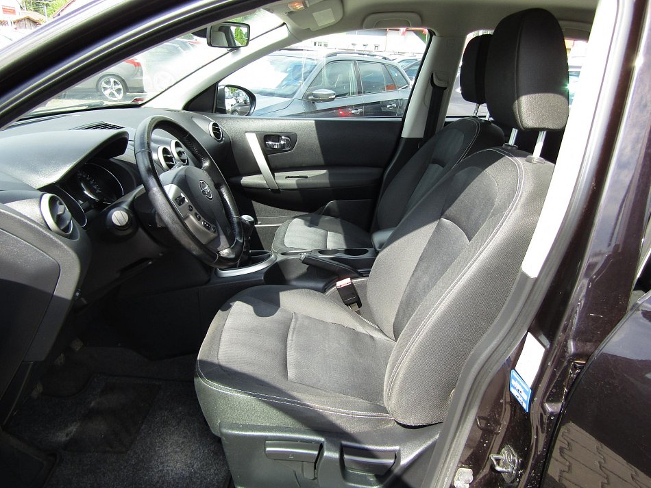 Nissan Qashqai 2.0i 