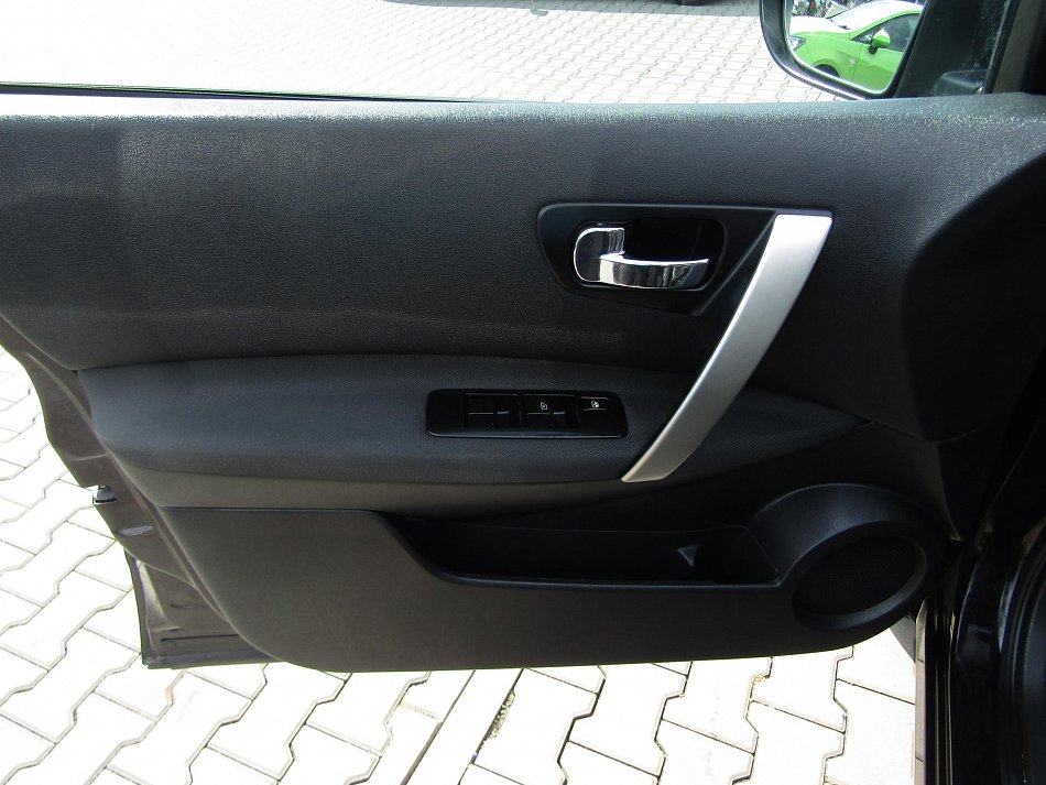 Nissan Qashqai 2.0i 