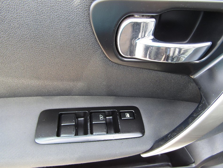 Nissan Qashqai 2.0i 