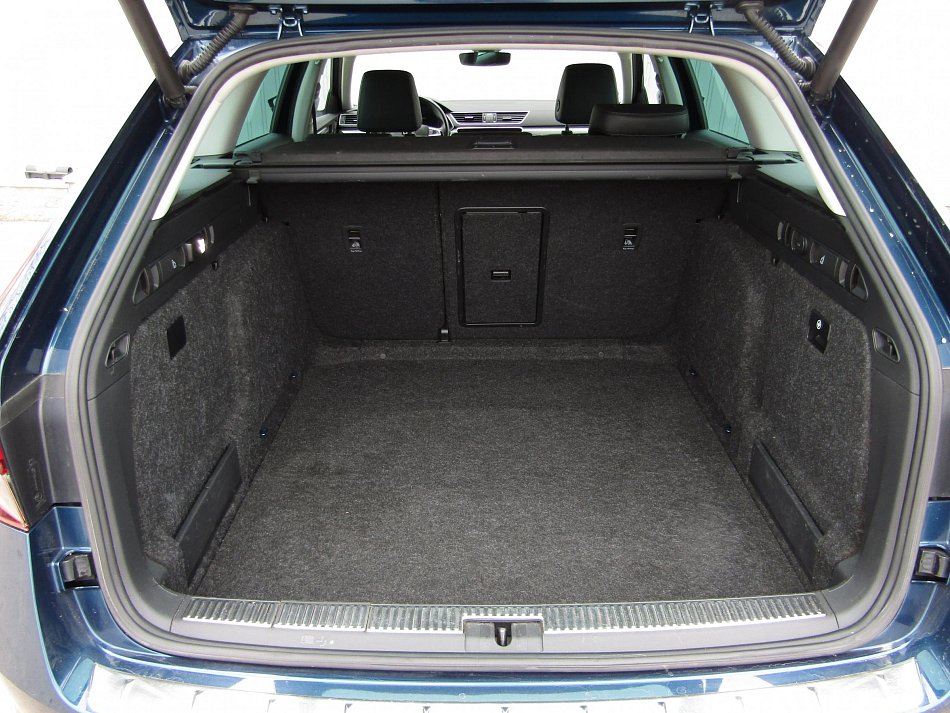 Škoda Superb III 2.0 TDi Scout