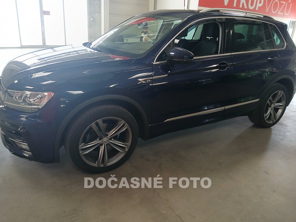 Volkswagen Tiguan 2.0. 
