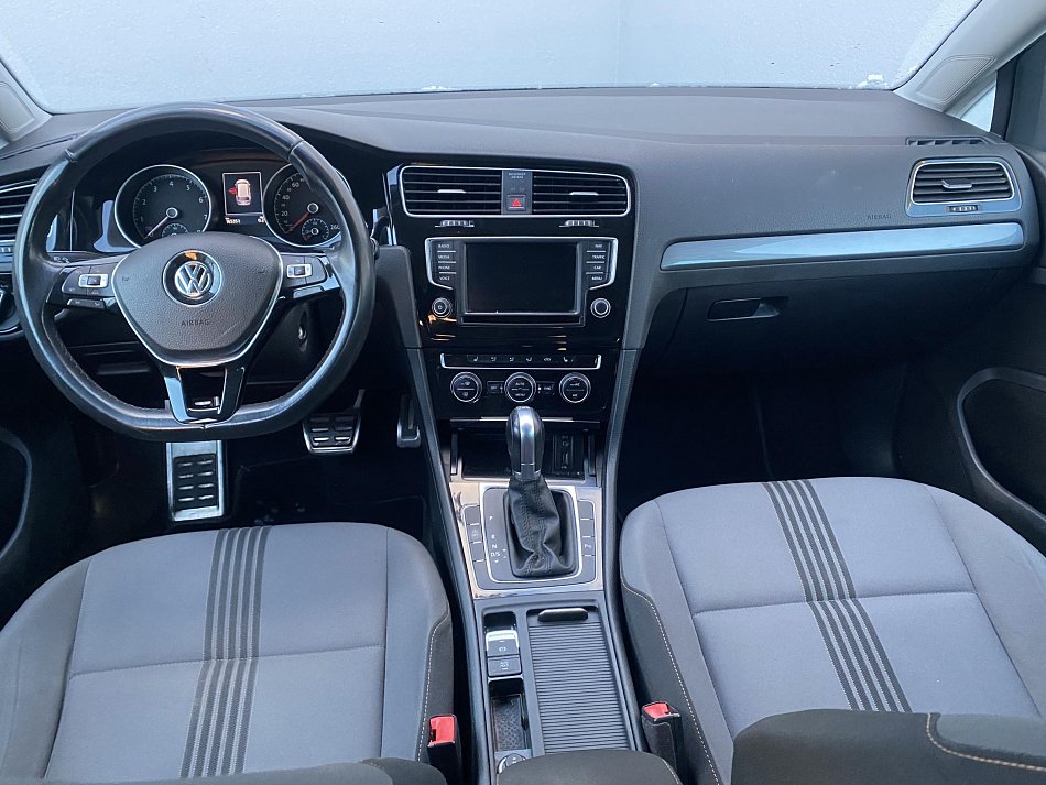 Volkswagen Golf 1.4TSI 