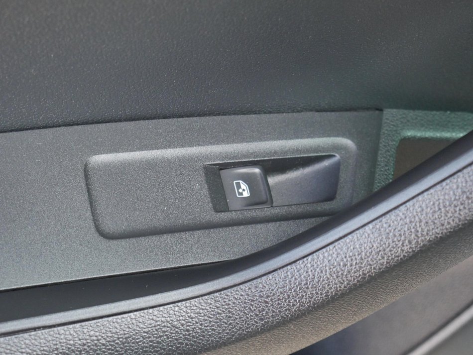 Škoda Karoq 1.6 TDi Soleil