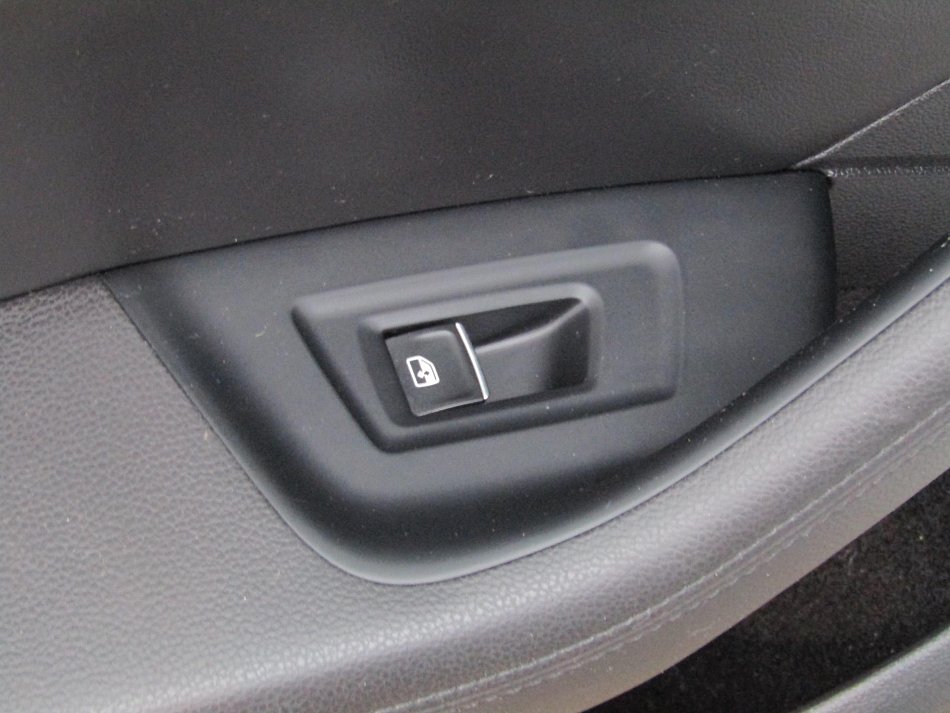 Volkswagen Passat 2.0 TDi 