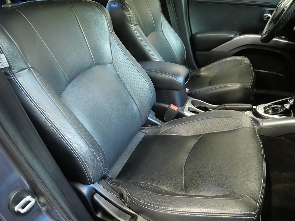 Citroën C-Crosser 2.2 HDi  4x4, 7míst