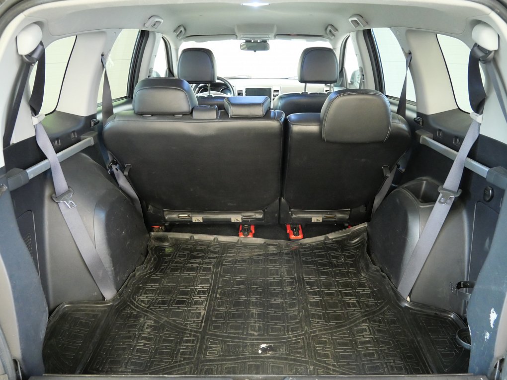 Citroën C-Crosser 2.2 HDi  4x4, 7míst