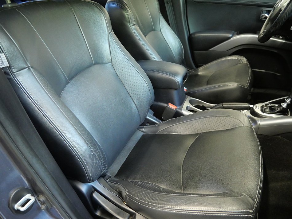 Citroën C-Crosser 2.2 HDi  4x4, 7míst